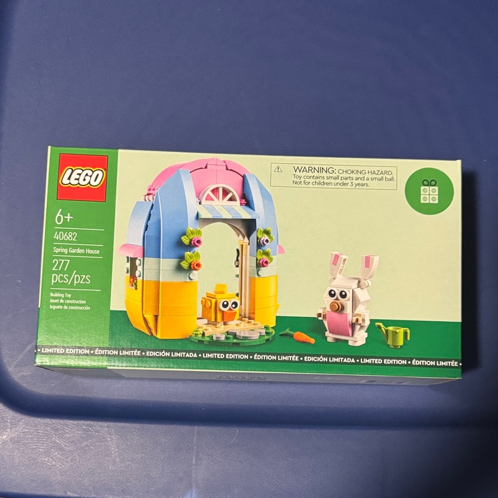 LEGO Spring Garden House Set - Blue, Yellow, Pink